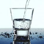 Un bicchiere d’acqua (ozonizzata): cura efficace contro il mal di gola 